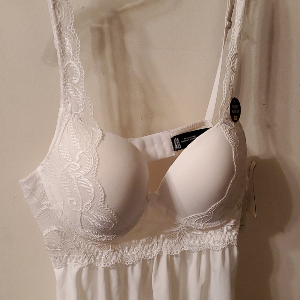 Rene Rofe - Picture 2 of 11